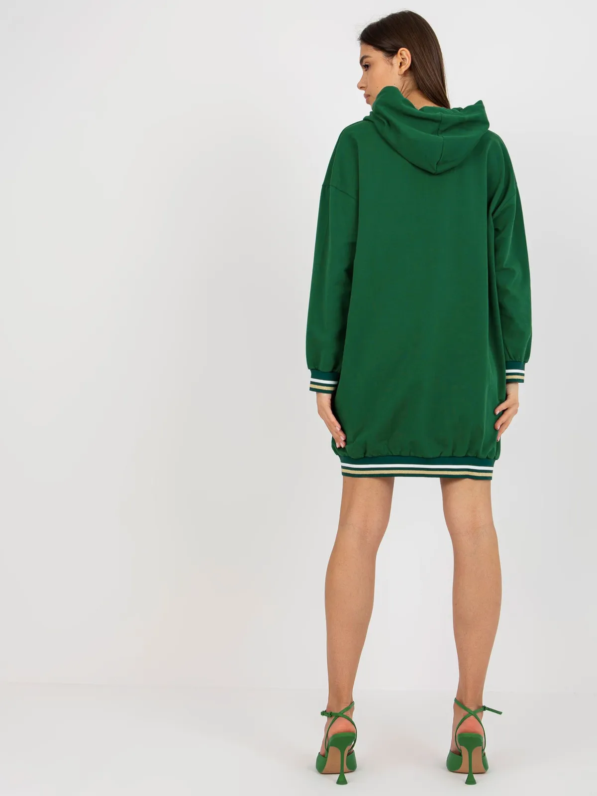 Beżowa długa bluza rozpinana o kroju oversize - zdjęcie 5