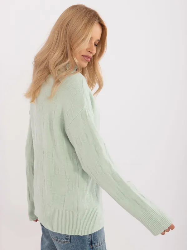 Klasyczny sweter oversize z wysokim golfem