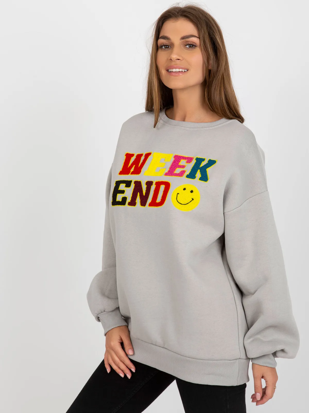 Jasnoniebieska bluza bez kaptura z naszywkami - zdjęcie 4