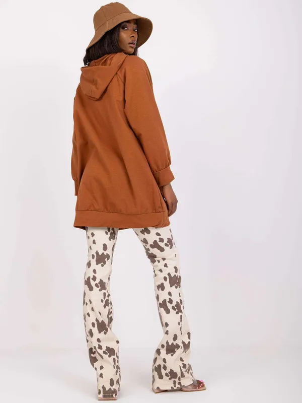 Bluza oversize z kapturem w stylu varsity - widok 2