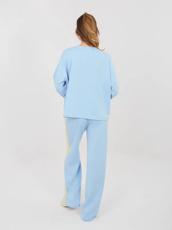 Oversize bluza z ozdobną kokardą przy dekolcie - widok 2