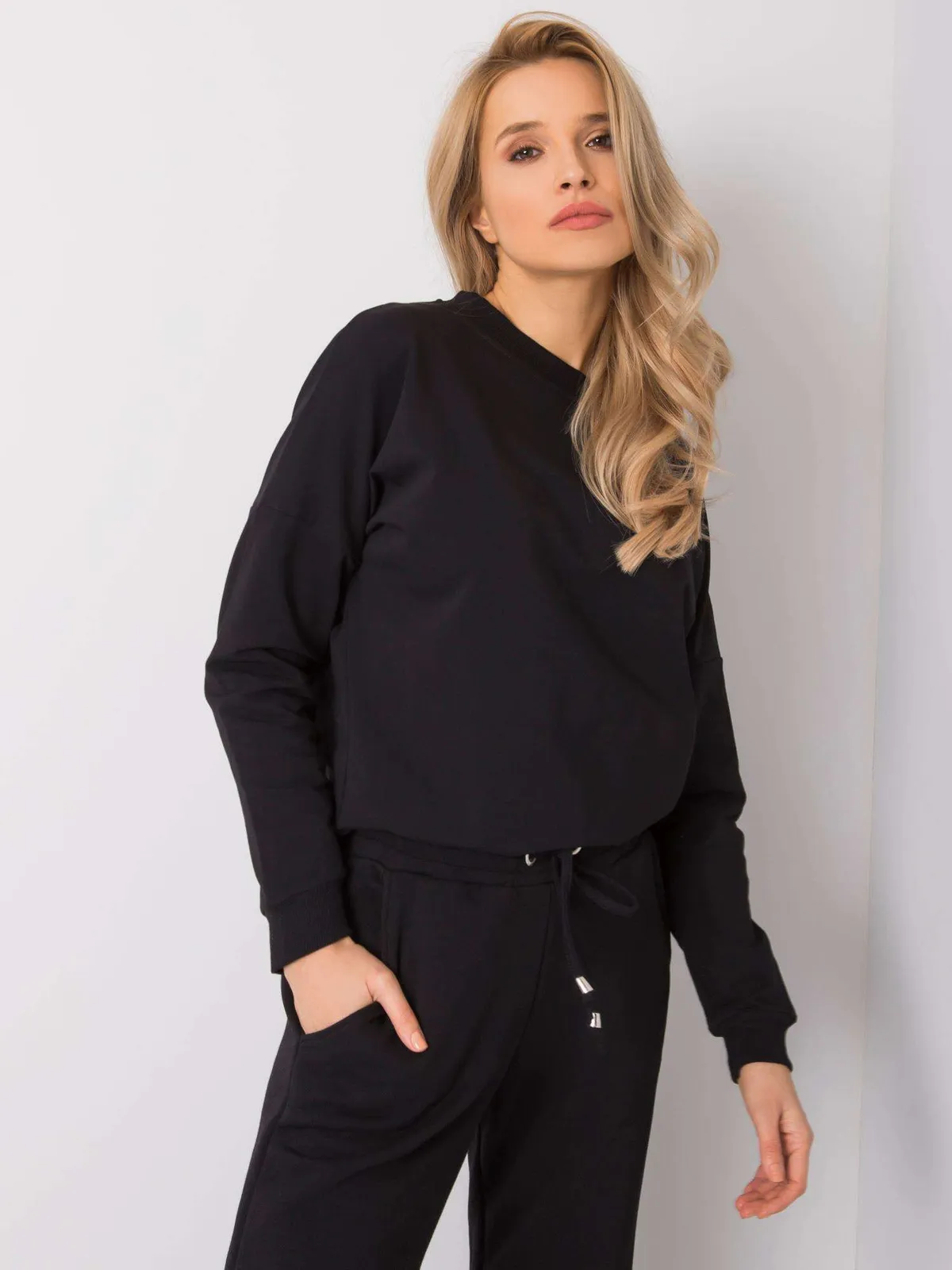 RUE PARIS Różowa bluza bez kaptura - zdjęcie 3