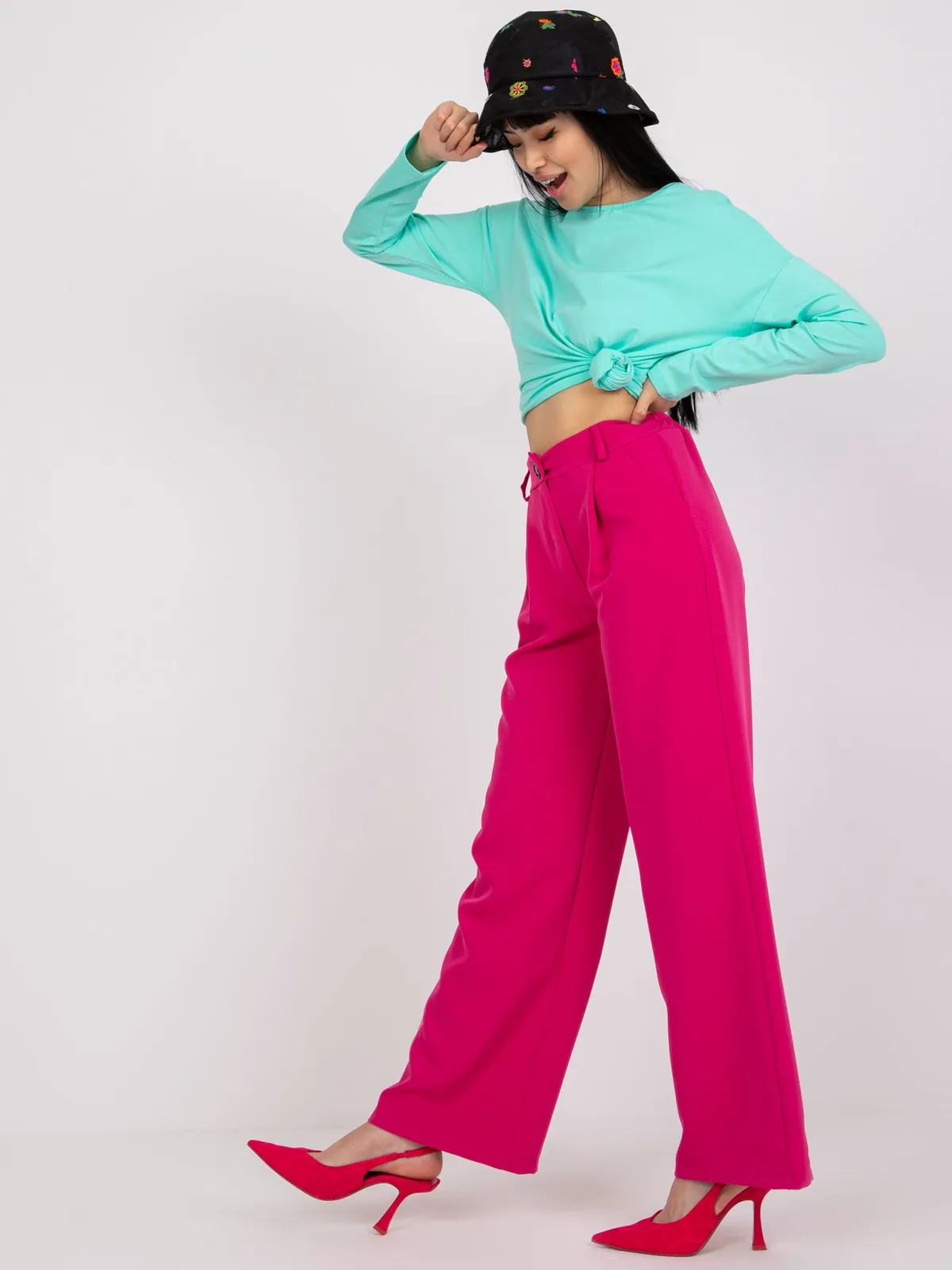 Casualowa bluzka z wiązaniem w talii - zdjęcie 1