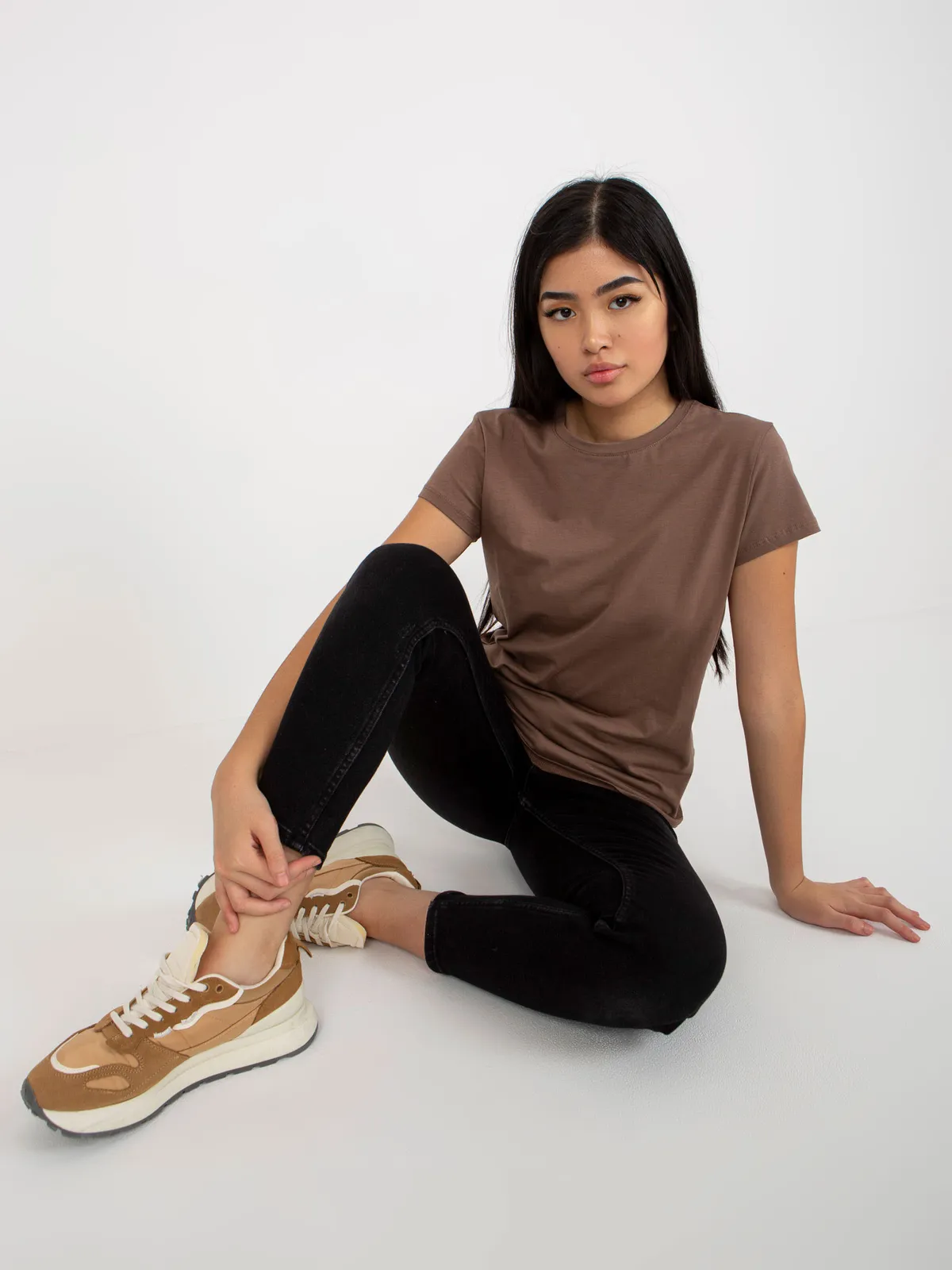 Brązowy t-shirt basic z okrągłym dekoltem Peachy - zdjęcie 4