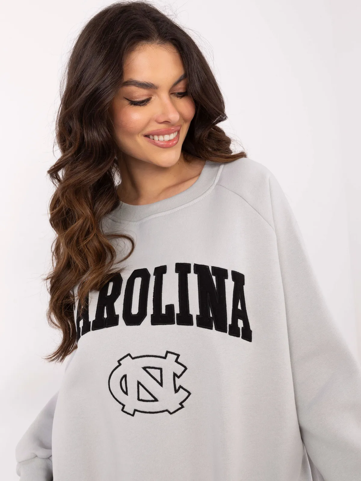 Luźna bluza oversize z sportowym nadrukiem - zdjęcie 1