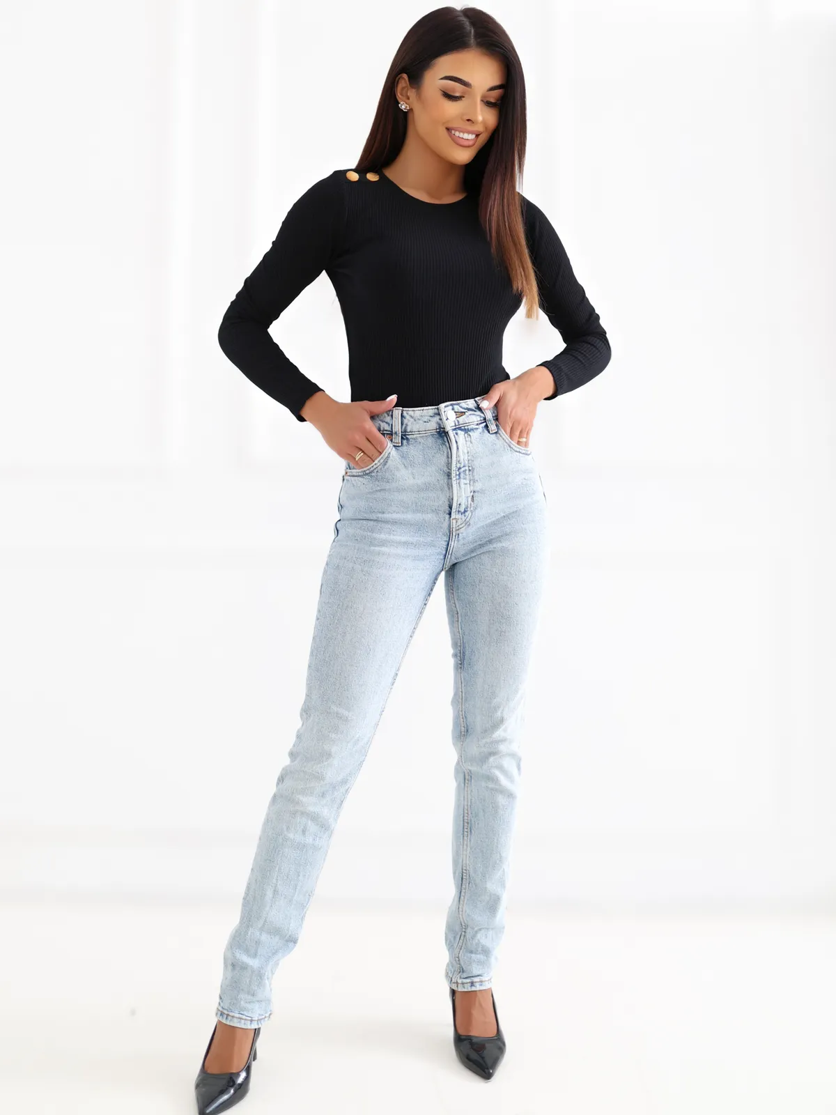 Czarna bluzka basic w prążek BASIC FEEL GOOD - zdjęcie 1