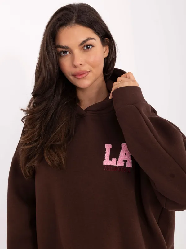Bluza oversize z kapturem i wypukłym napisem - widok 2