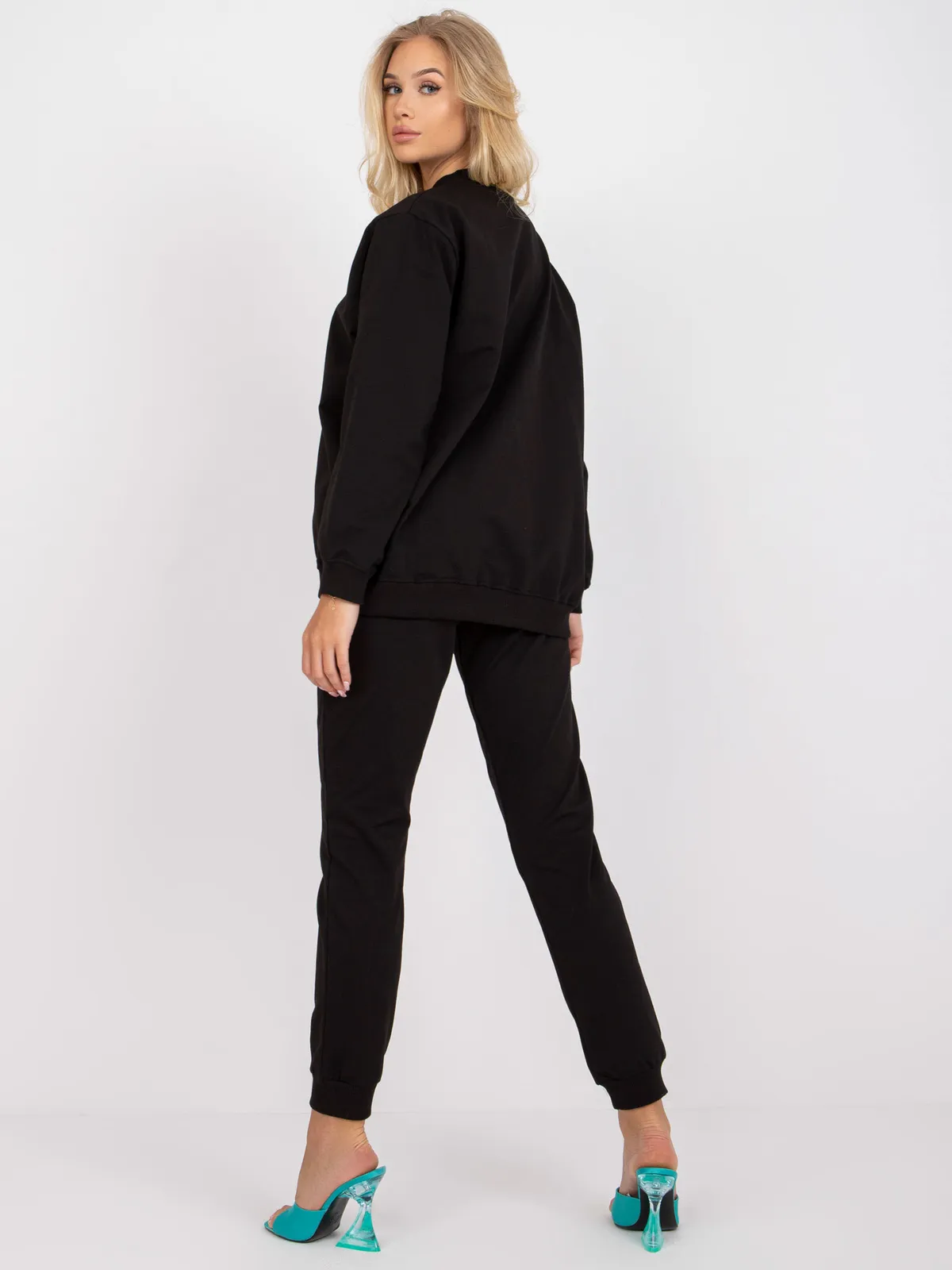 Casualowa bluza oversize ze stójką - zdjęcie 1