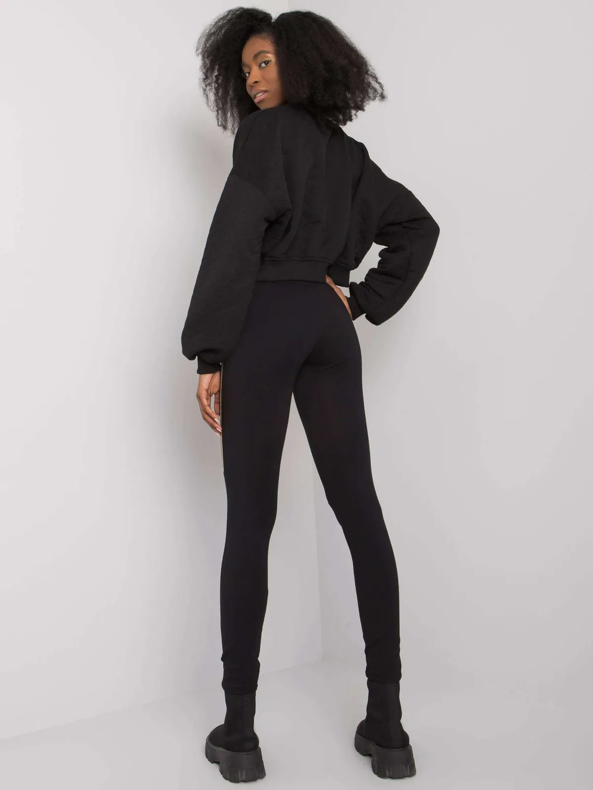 Dopasowane legginsy z ozdobnym lampasem na boku - zdjęcie 1