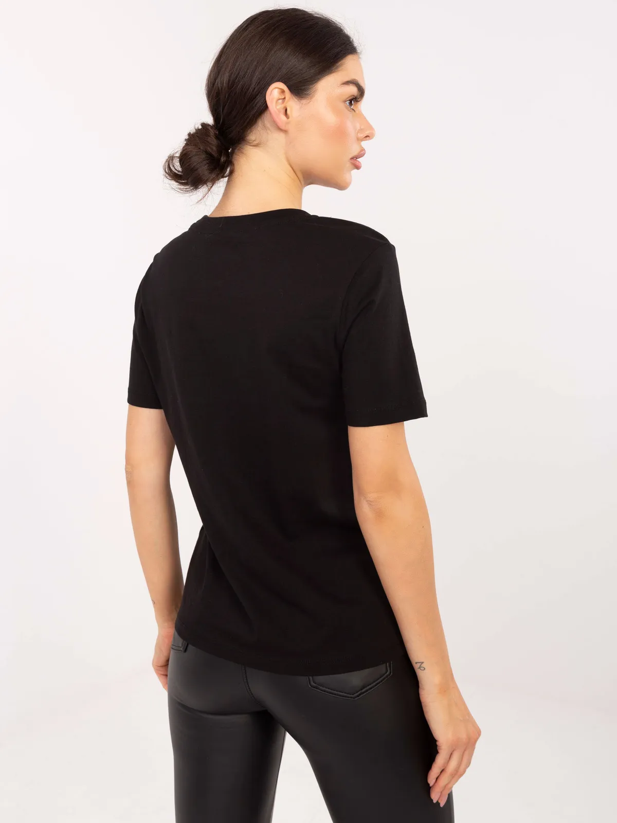 Casualowy T-shirt z haftowanym motywem zwierzęcym - zdjęcie 2
