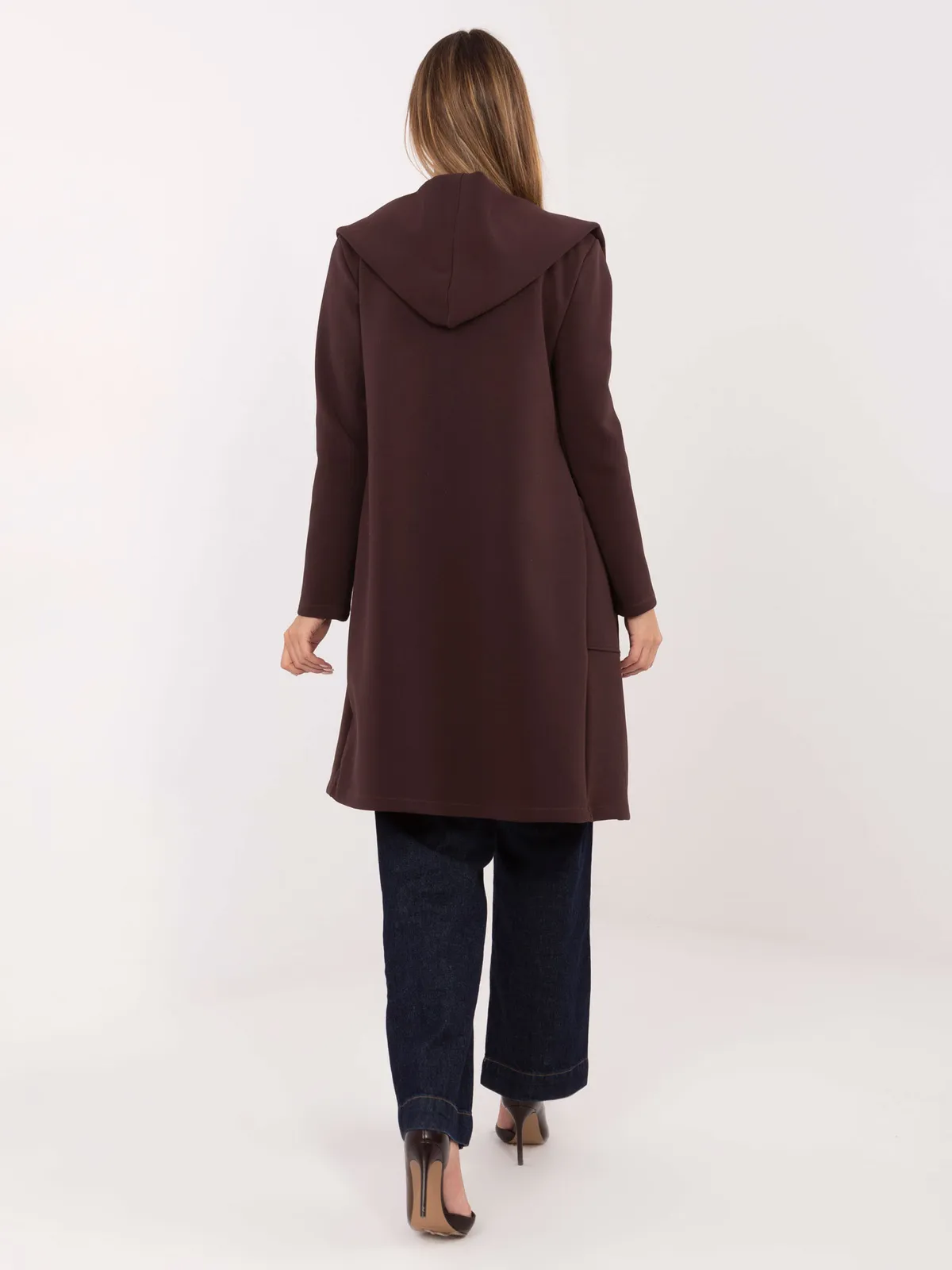 Płaszcz o kroju narzutki z praktycznym kapturem - zdjęcie 1