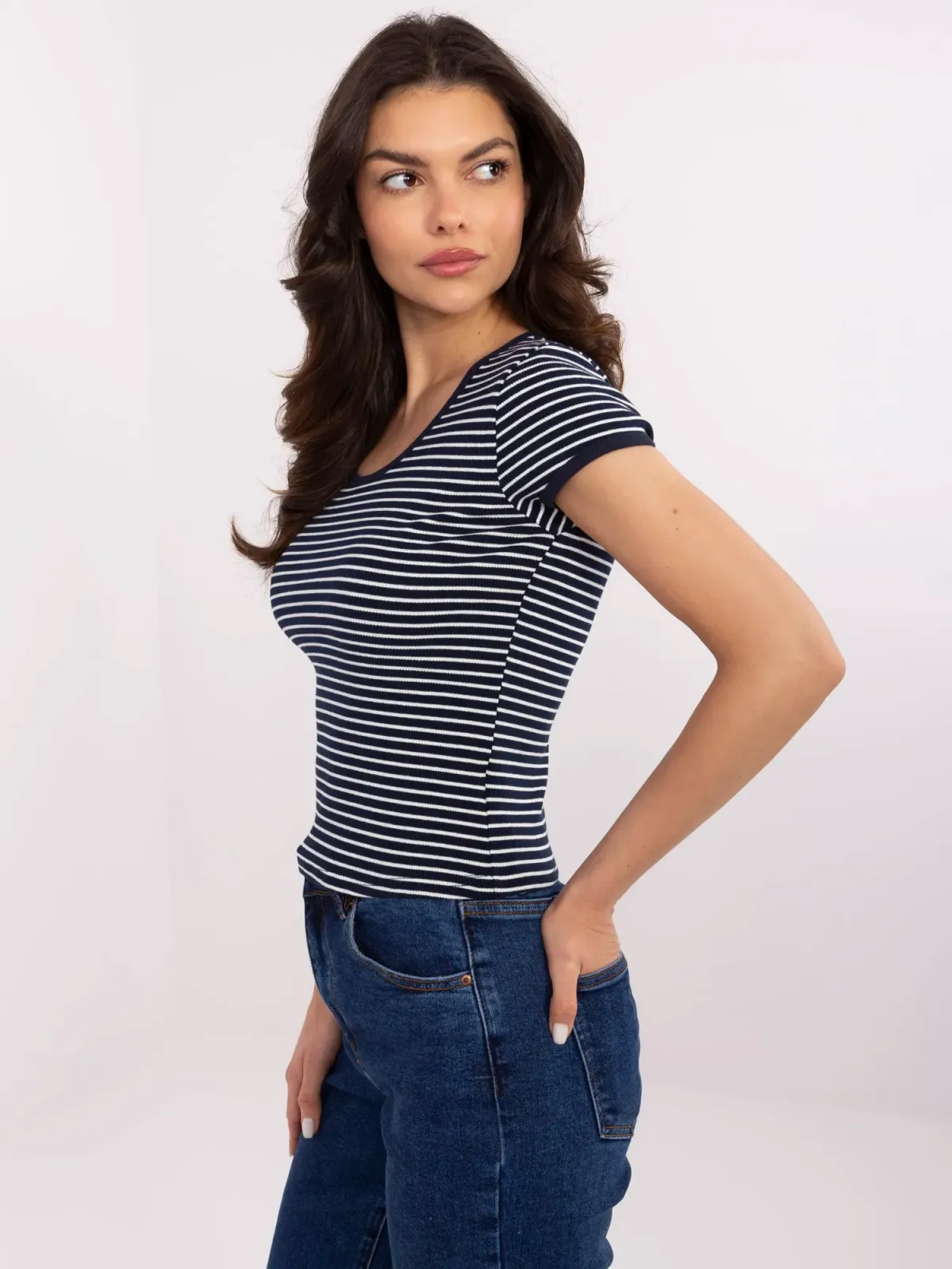 Dopasowana bluzka w paski o kroju slim - zdjęcie 1