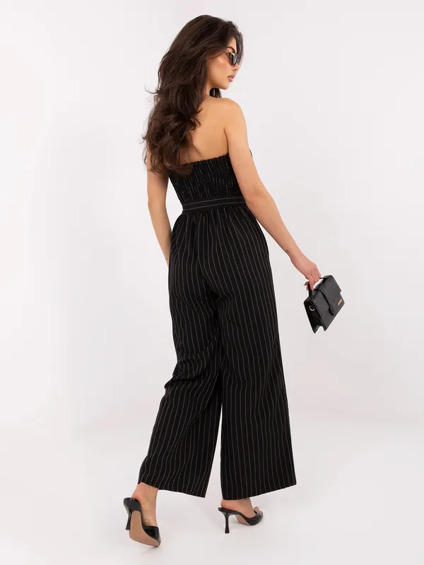 Kombinezon bez ramiączek z wiązaniem w talii