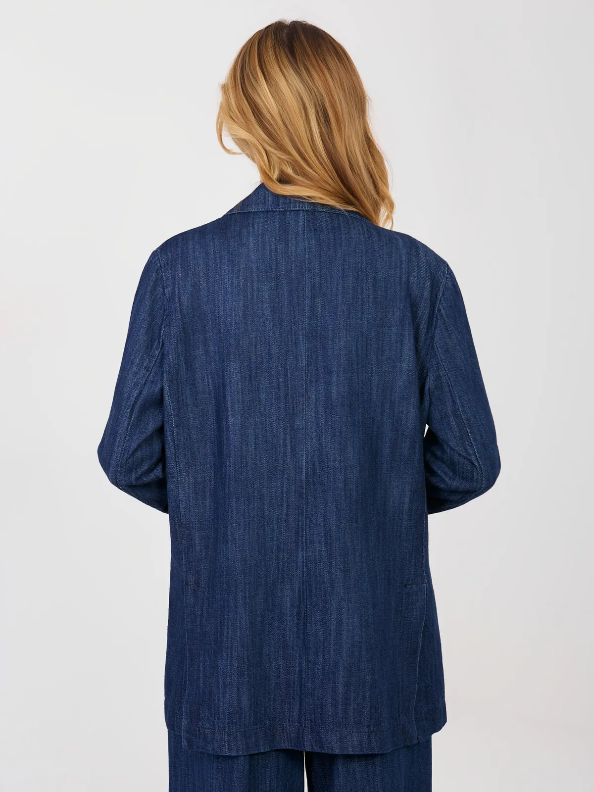 Luzna marynarka o kroju oversize z kieszeniami - zdjęcie 1