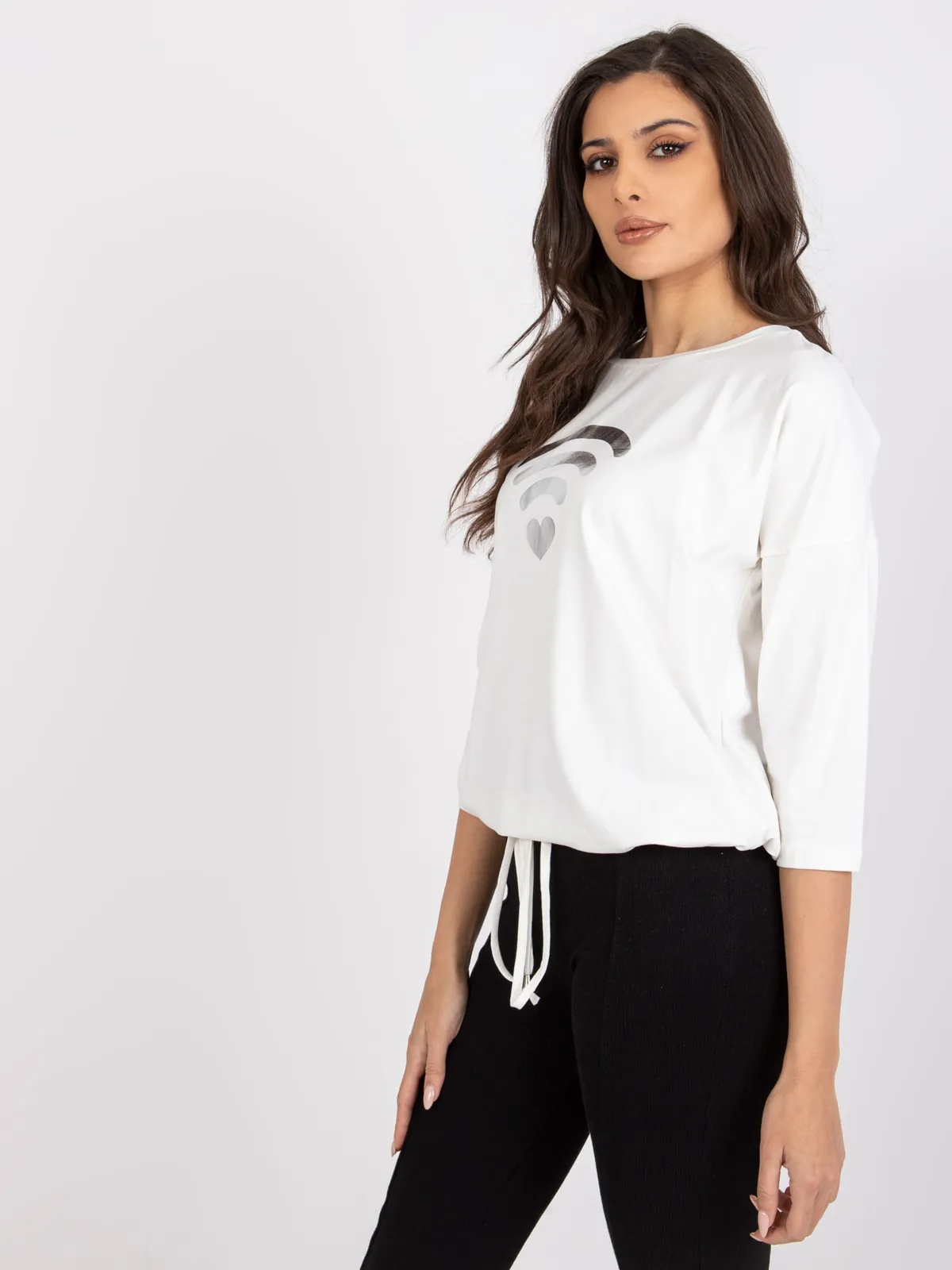 Casualowa bluzka oversize z ozdobnym nadrukiem - zdjęcie 1