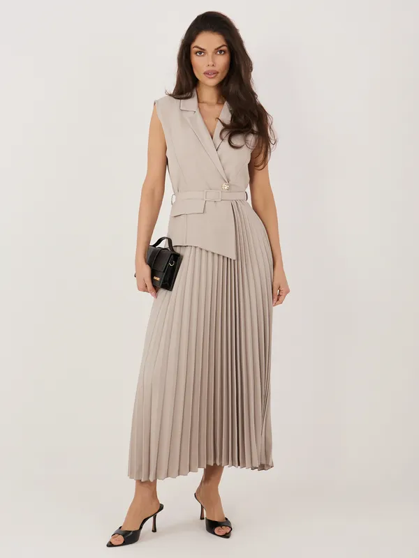 Sukienka wizytowa z plisowanym dołem i paskiem
