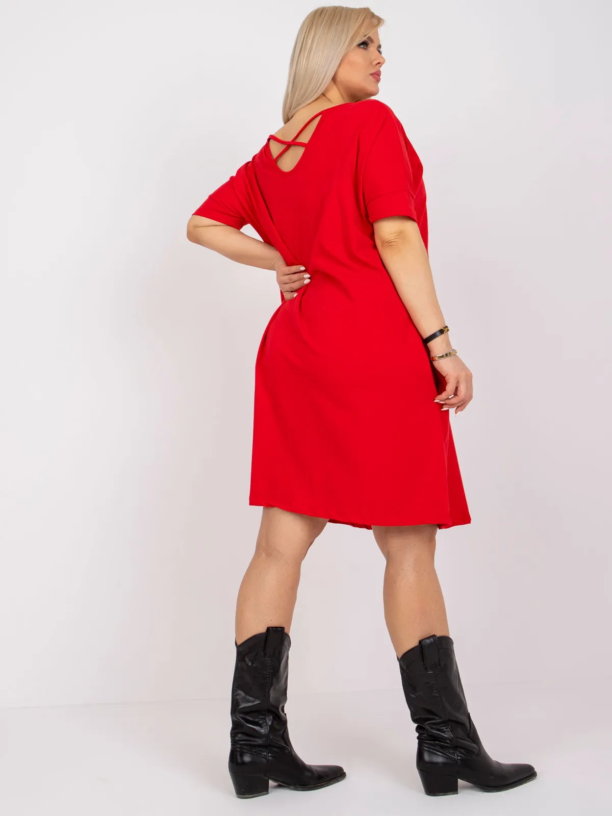 Bordowa luźna sukienka plus size - zdjęcie 4
