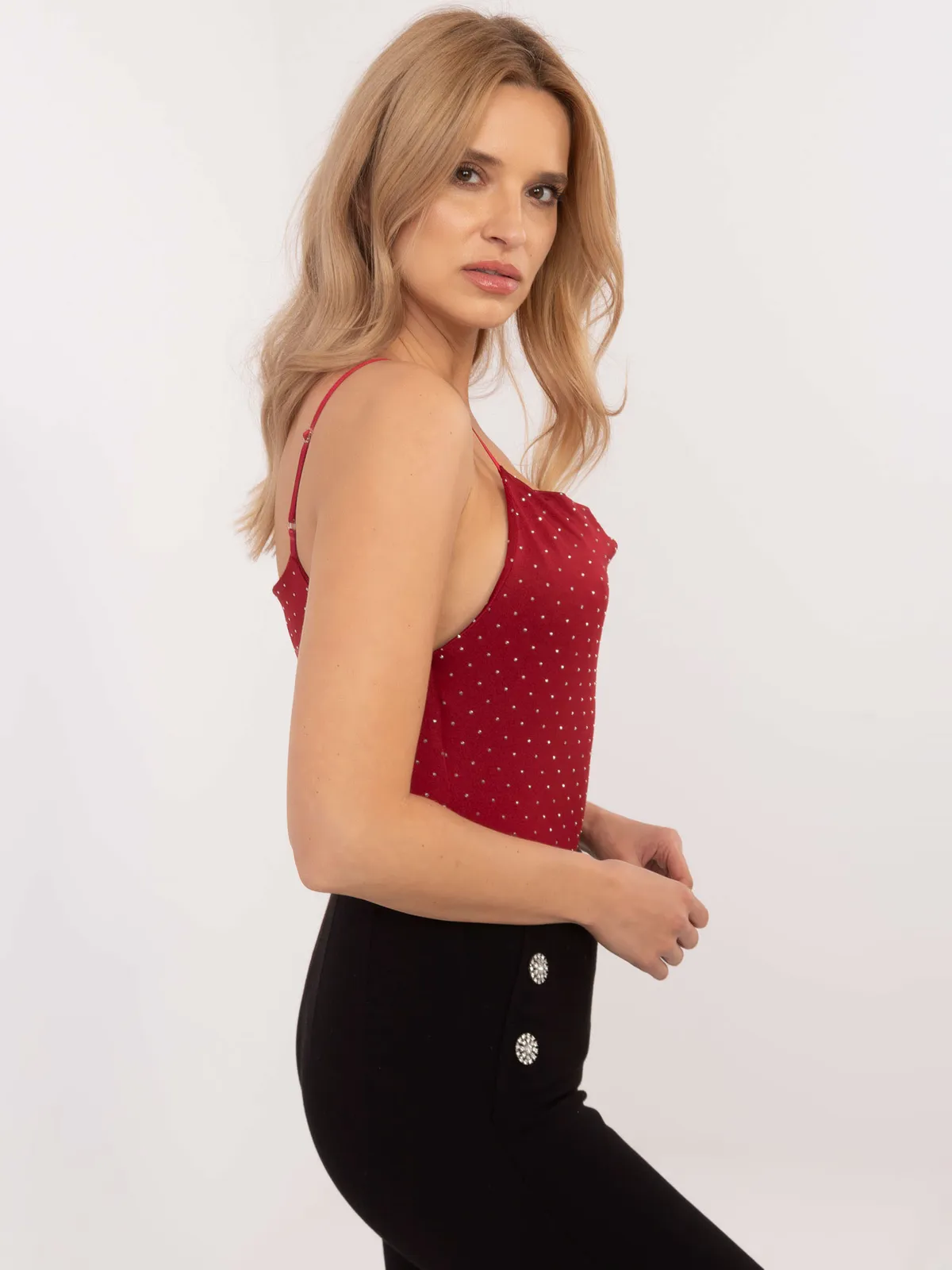 Top na ramiączkach z dekoltem typu woda - zdjęcie 1