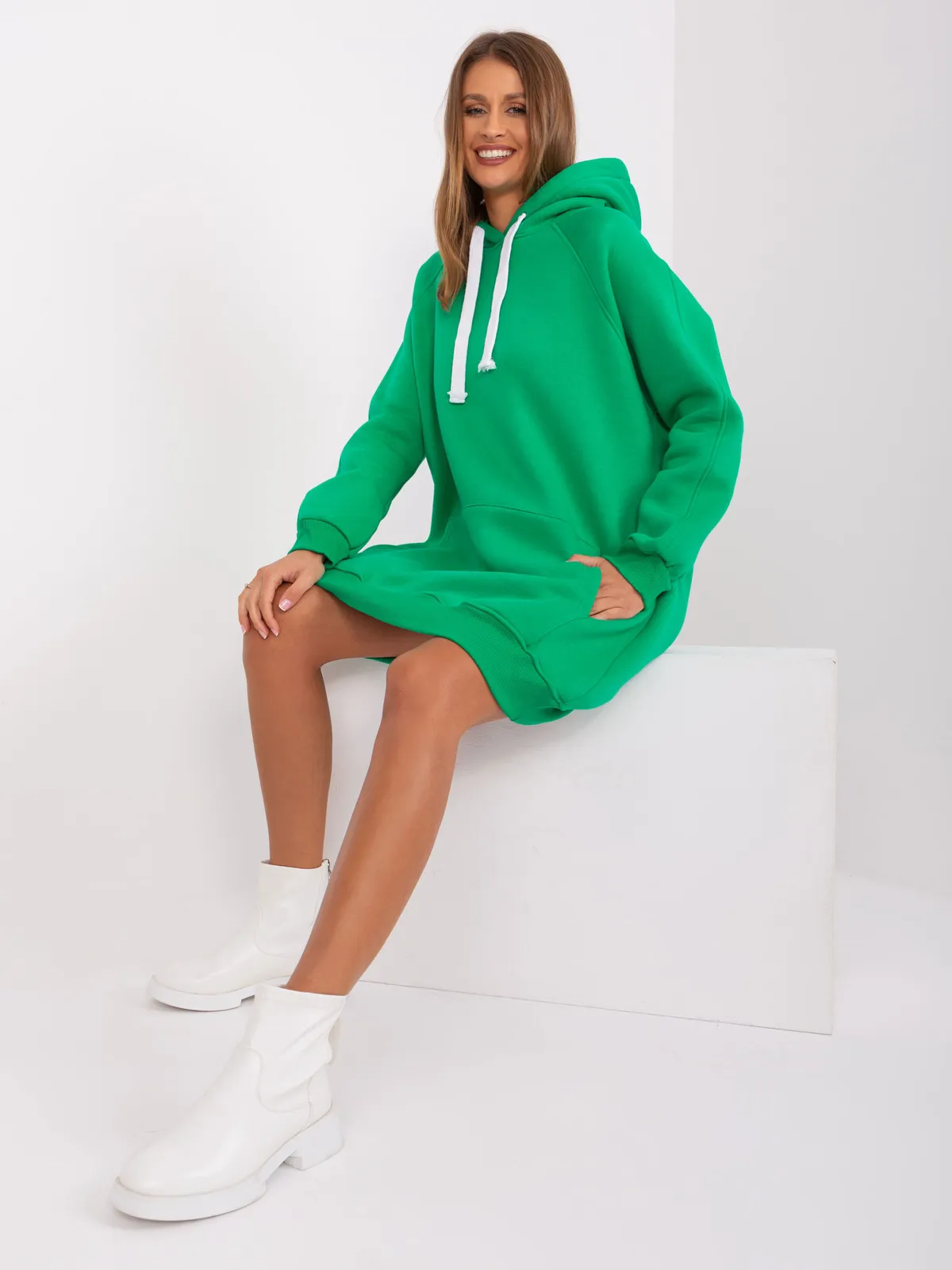 Brązowa dresowa bluza basic z kapturem - zdjęcie 2
