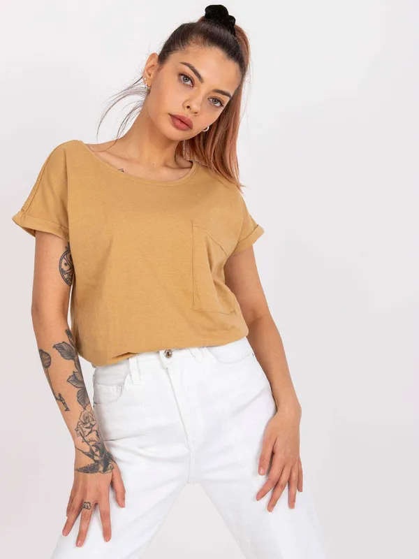 Klasyczny t-shirt z kieszenią o kroju basic