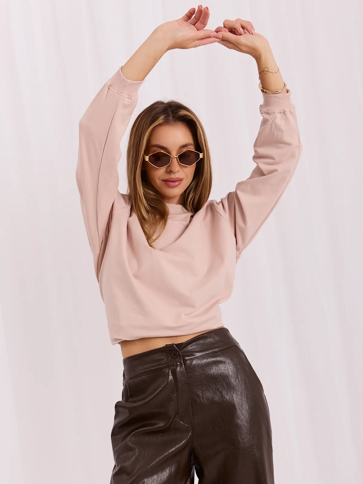 Casualowa bluza oversize ze stójką - zdjęcie 6