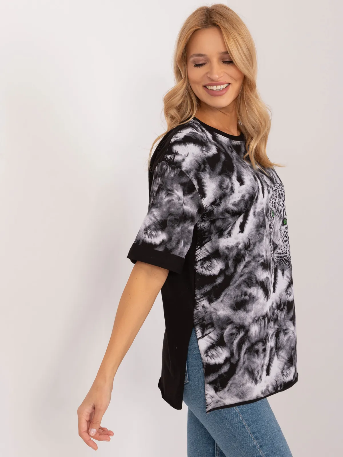 T-shirt oversize z drapieżnym motywem zwierzęcym - zdjęcie 1