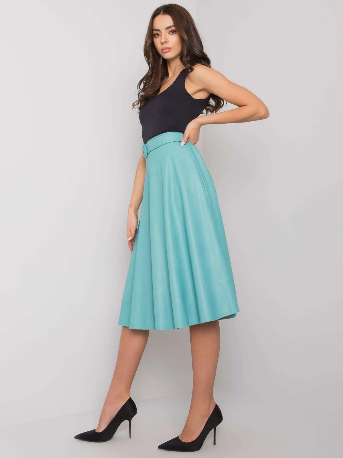 Rozkloszowana spódnica midi z paskiem w talii - zdjęcie 1