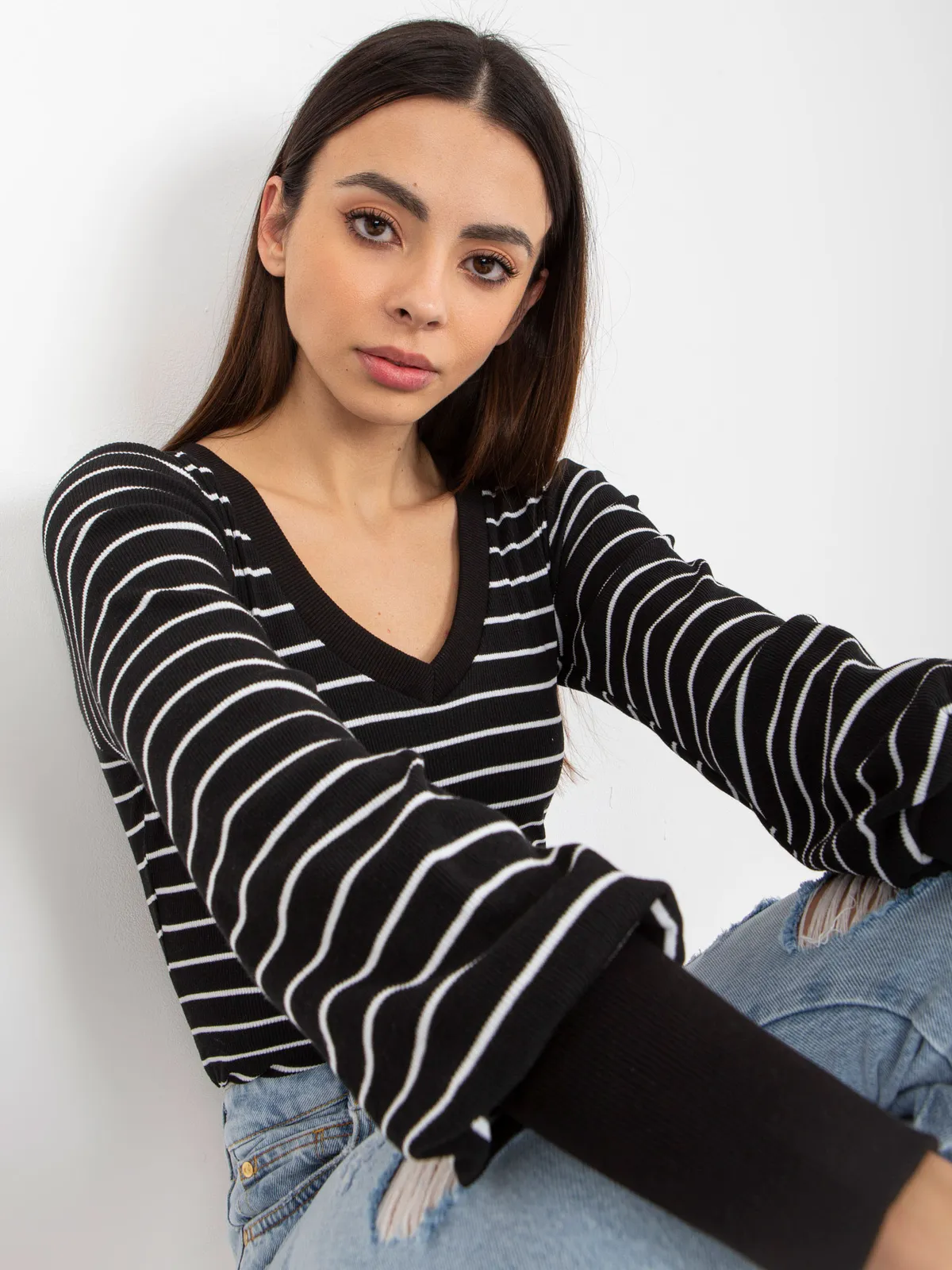 Czarno-biała dopasowana bluzka w prążek BASIC FEEL GOOD - zdjęcie 4