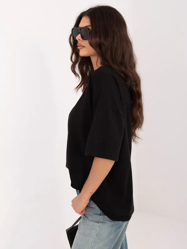 Casualowy T-shirt o kroju oversize