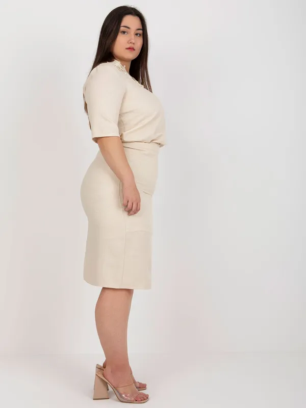 Jasnoniebieska elegancka spódnica plus size