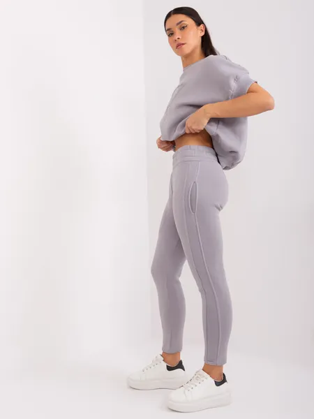Casualowy komplet z bluzką oversize i legginsami