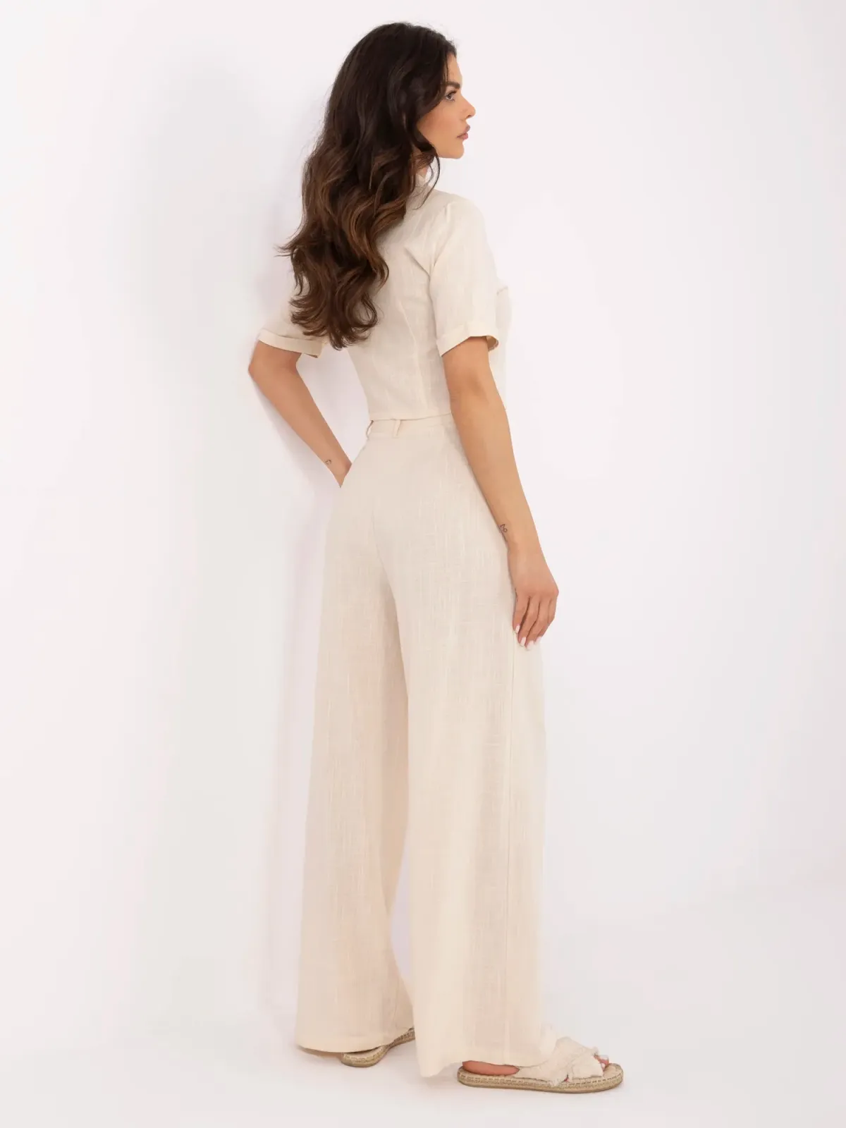 Dwuczęściowy komplet z krótką koszulą i spodniami - zdjęcie 1