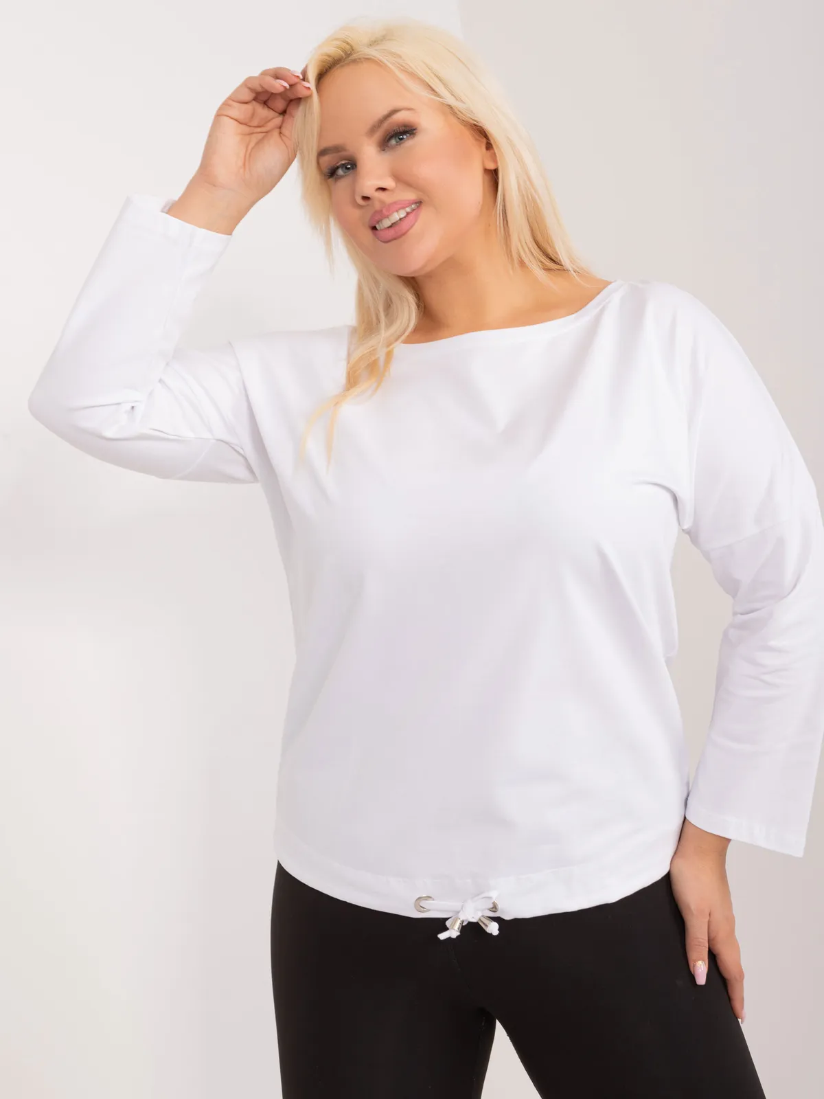 Biała bluzka plus size z bawełny - zdjęcie 6