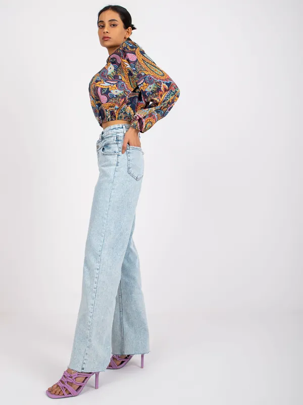 Krótka bluzka crop top w klimacie boho