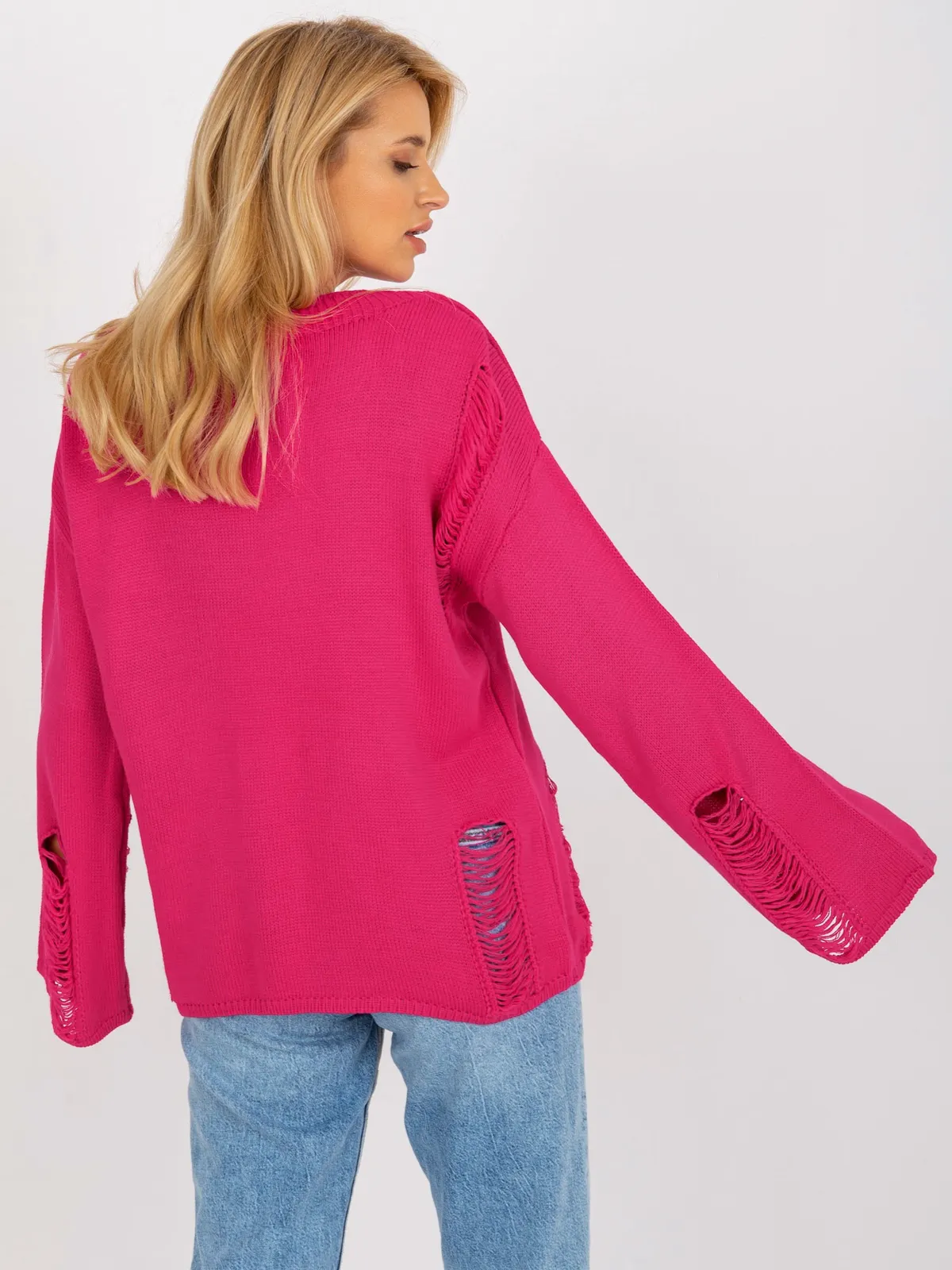 Zielony damski sweter oversize z dziurami - zdjęcie 2
