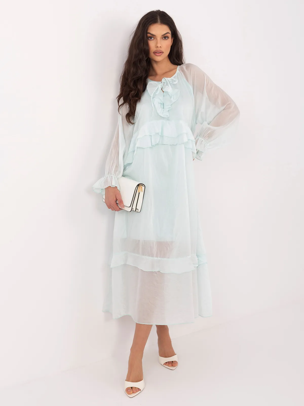 Sukienka midi o kroju oversize z falbanami - zdjęcie 1