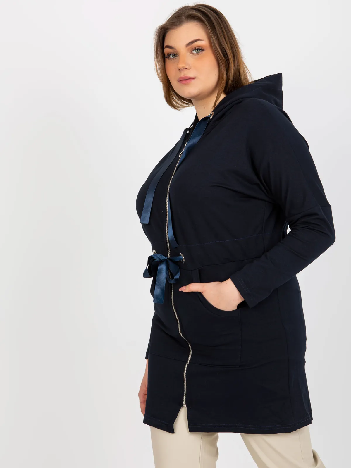 Jasnofioletowa rozpinana bluza plus size ze ściągaczem - zdjęcie 4
