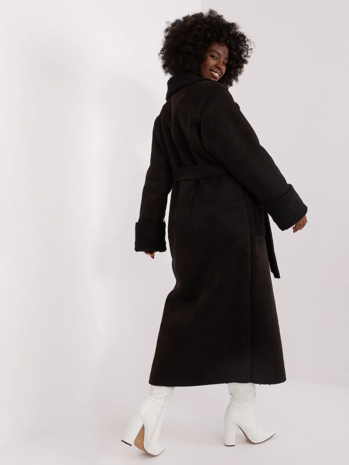 Długi płaszcz o kroju oversize z wiązaniem - zdjęcie 1