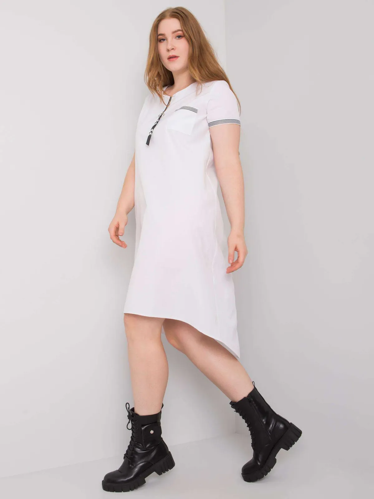 Czerwona sukienka bawełniana plus size - zdjęcie 2