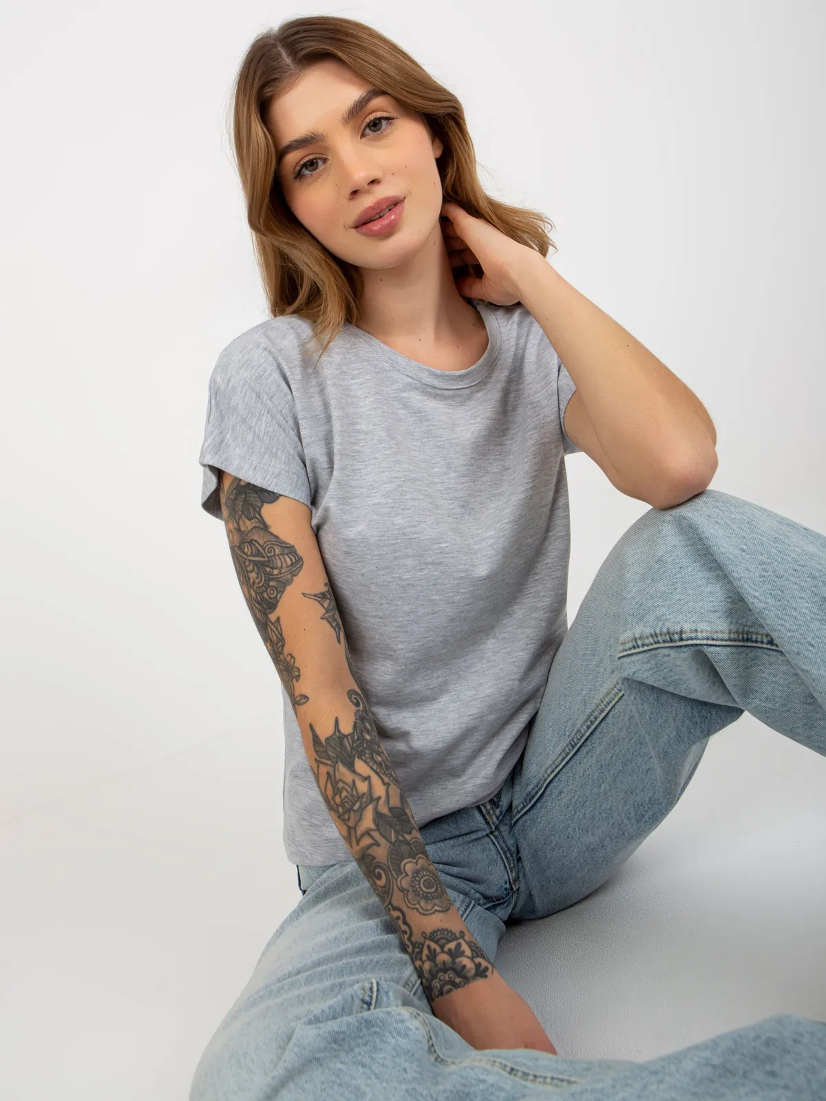 Szary melanżowy klasyczny t-shirt basic z bawełny - zdjęcie 4
