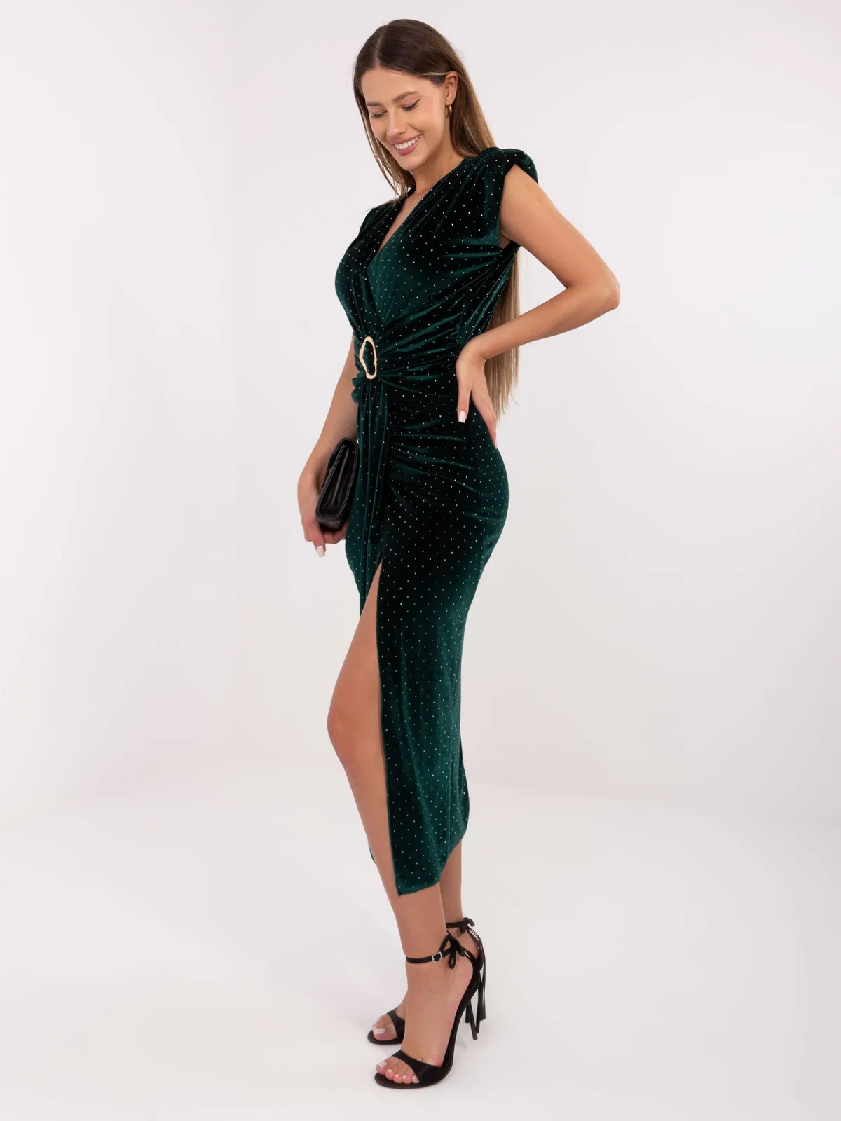 Dopasowana sukienka midi z ozdobną klamrą - zdjęcie 1