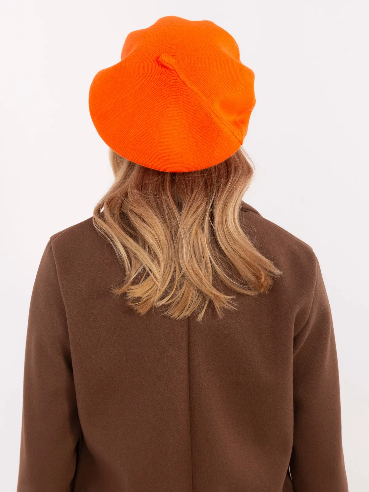 Morski beret damski z dzianiny - zdjęcie 3