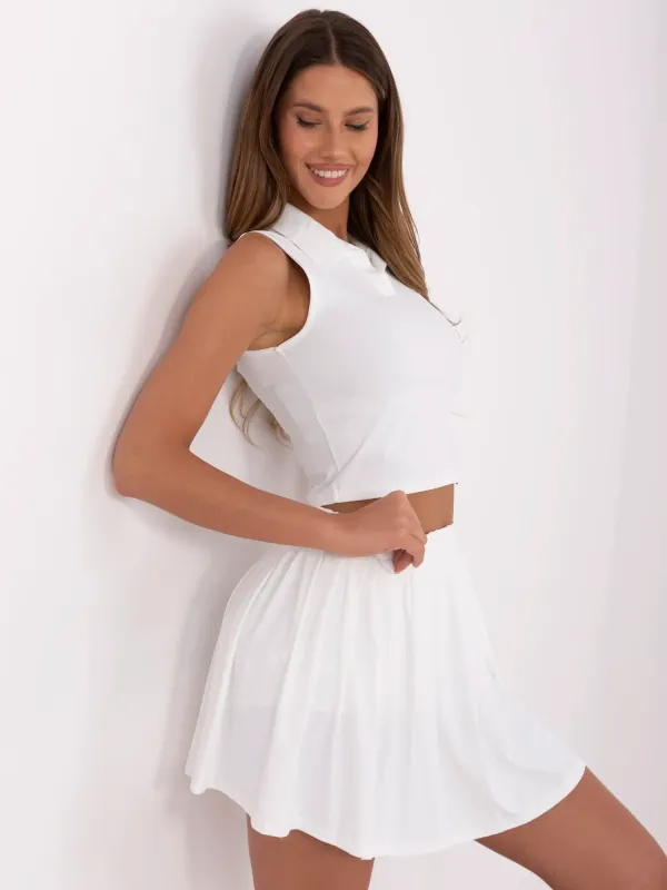 Sportowy komplet z topem polo i spódniczką