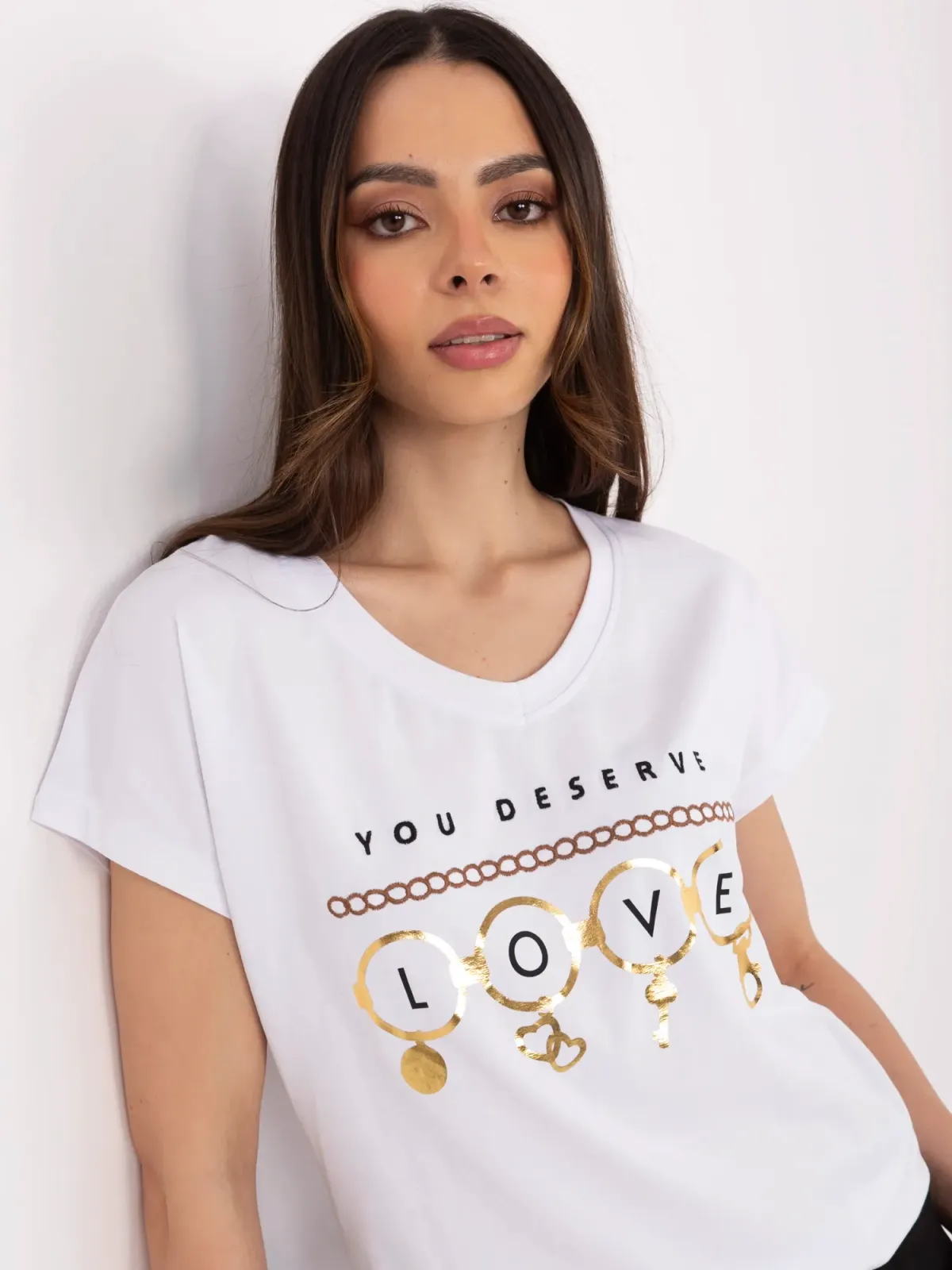 T-shirt casualowy z nadrukiem i napisem - zdjęcie 1