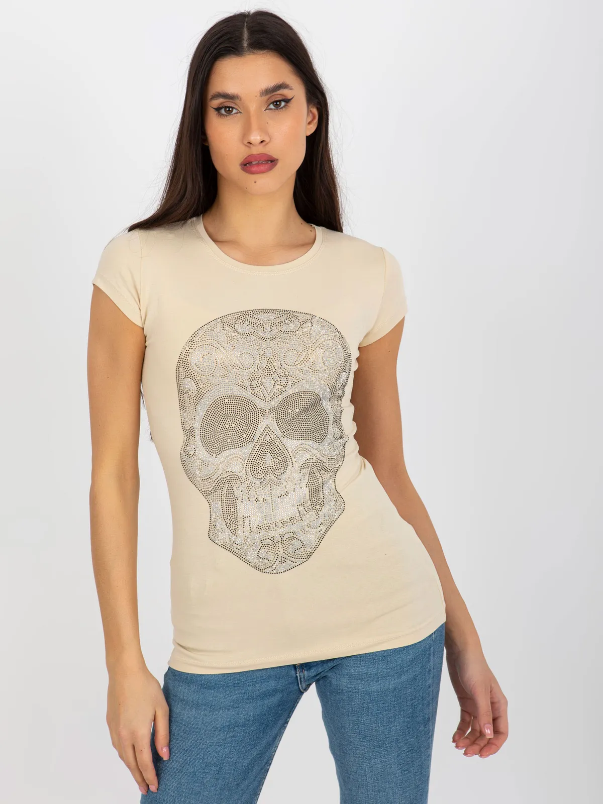 Beżowy dopasowany t-shirt z aplikacją z dżetów - zdjęcie 1