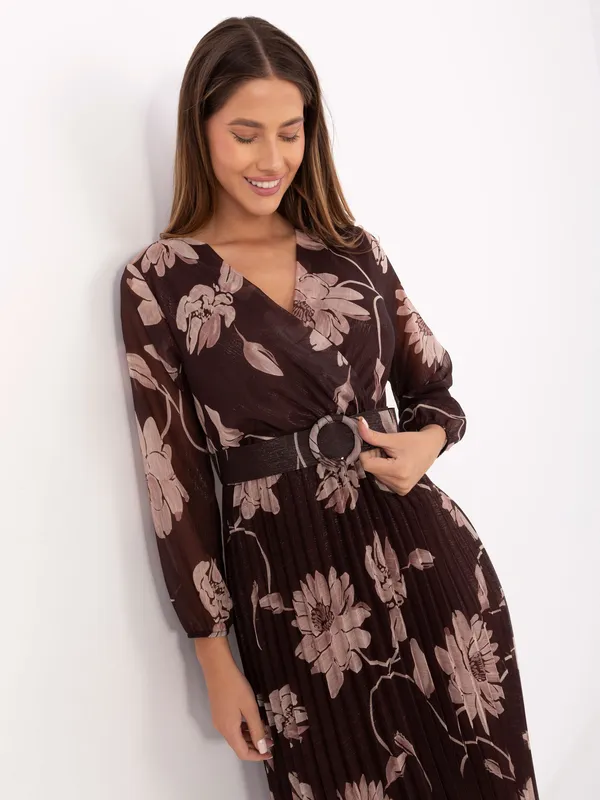 Plisowana sukienka midi z kopertowym dekoltem i paskiem