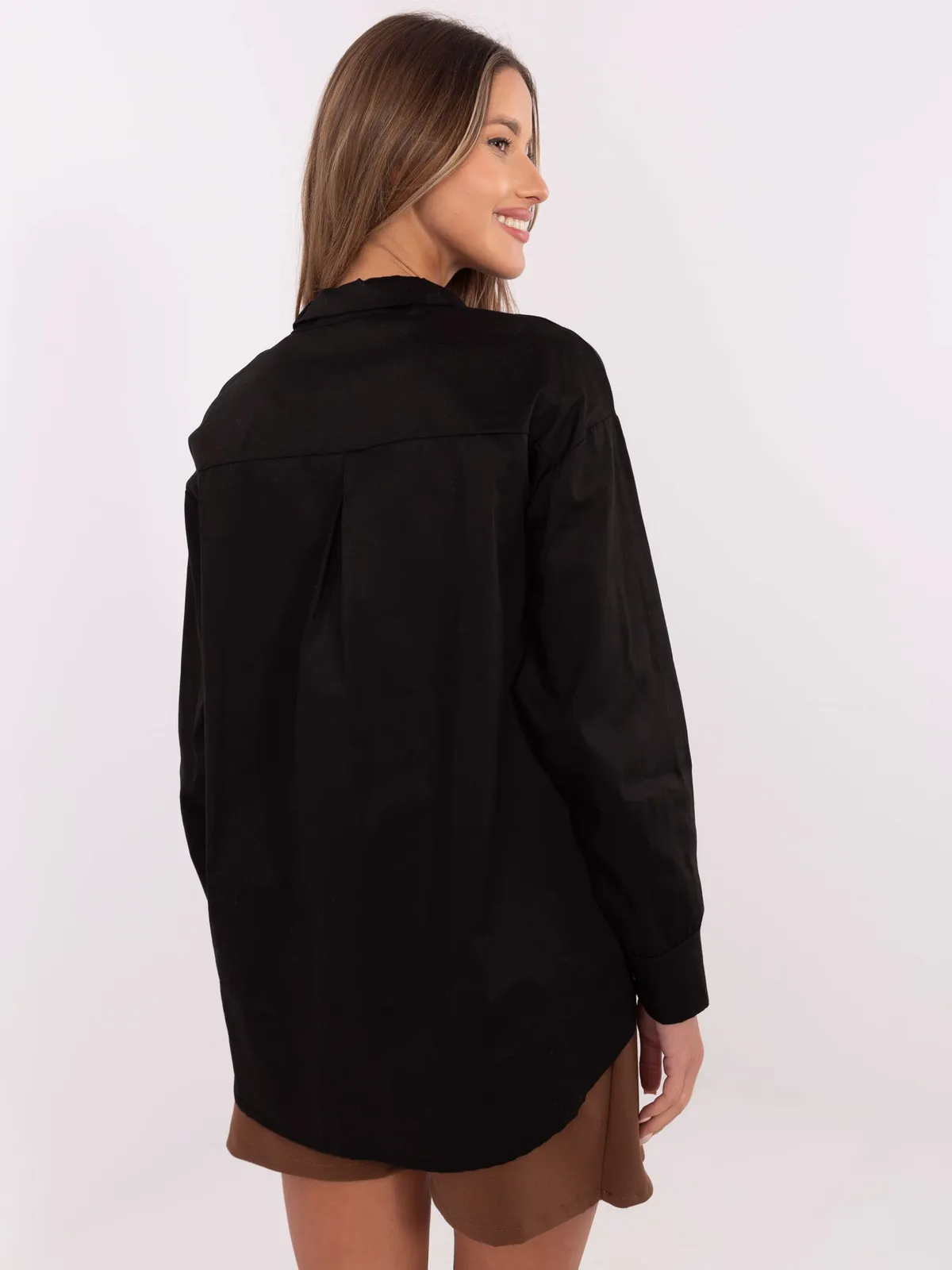 Klasyczna koszula wizytowa z ozdobnym krawatem - zdjęcie 1