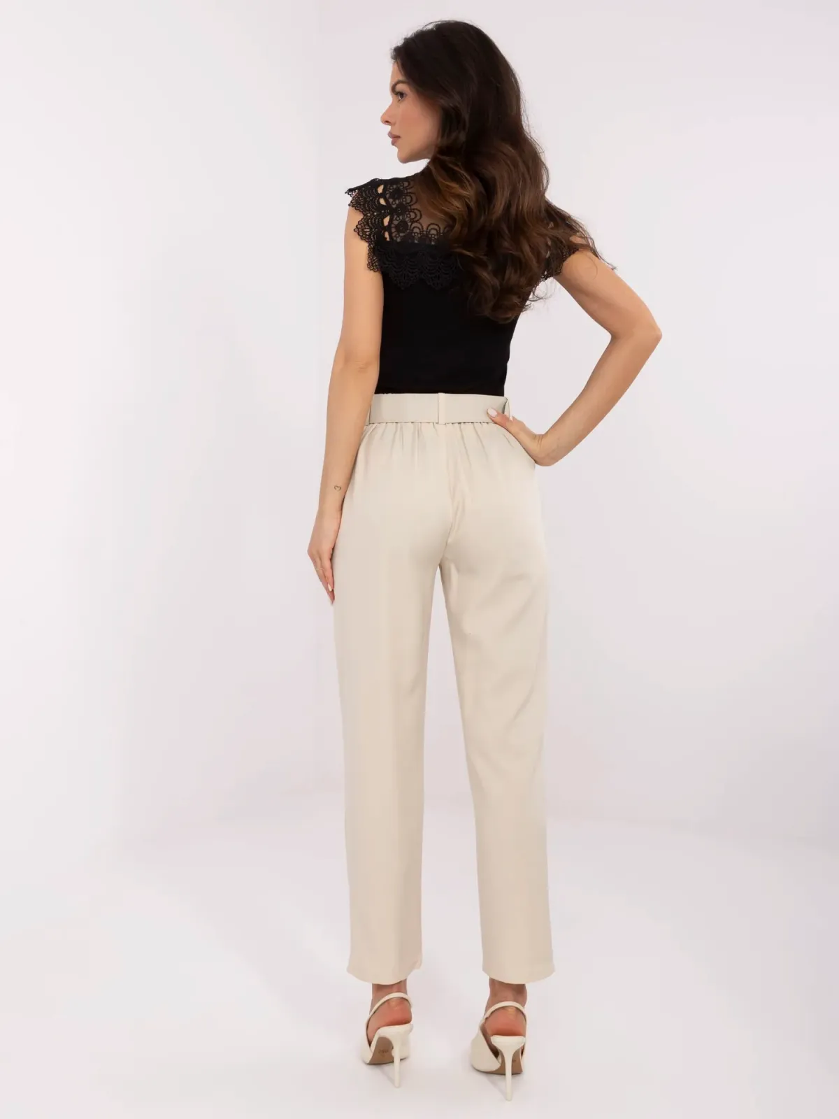 Wizytowe spodnie z wysokim stanem i paskiem - zdjęcie 1