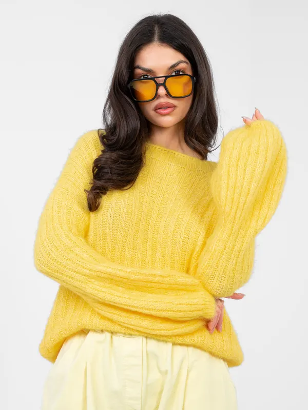 Sweter o kroju oversize z bufiastymi rękawami