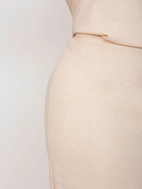 Jasnoniebieska elegancka spódnica plus size - widok 2